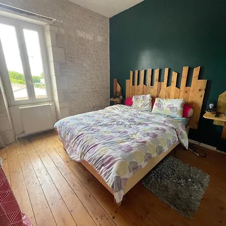 Casa de Férias Maison En Pierre à 25min De La Rochelle *